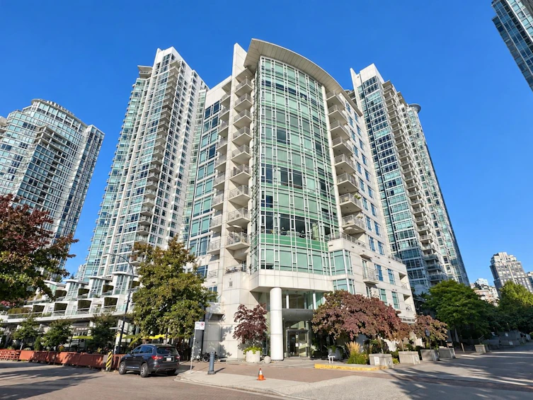 701-1111 Marinaside Crescent, Vancouver, BC, V6Z 2Y3