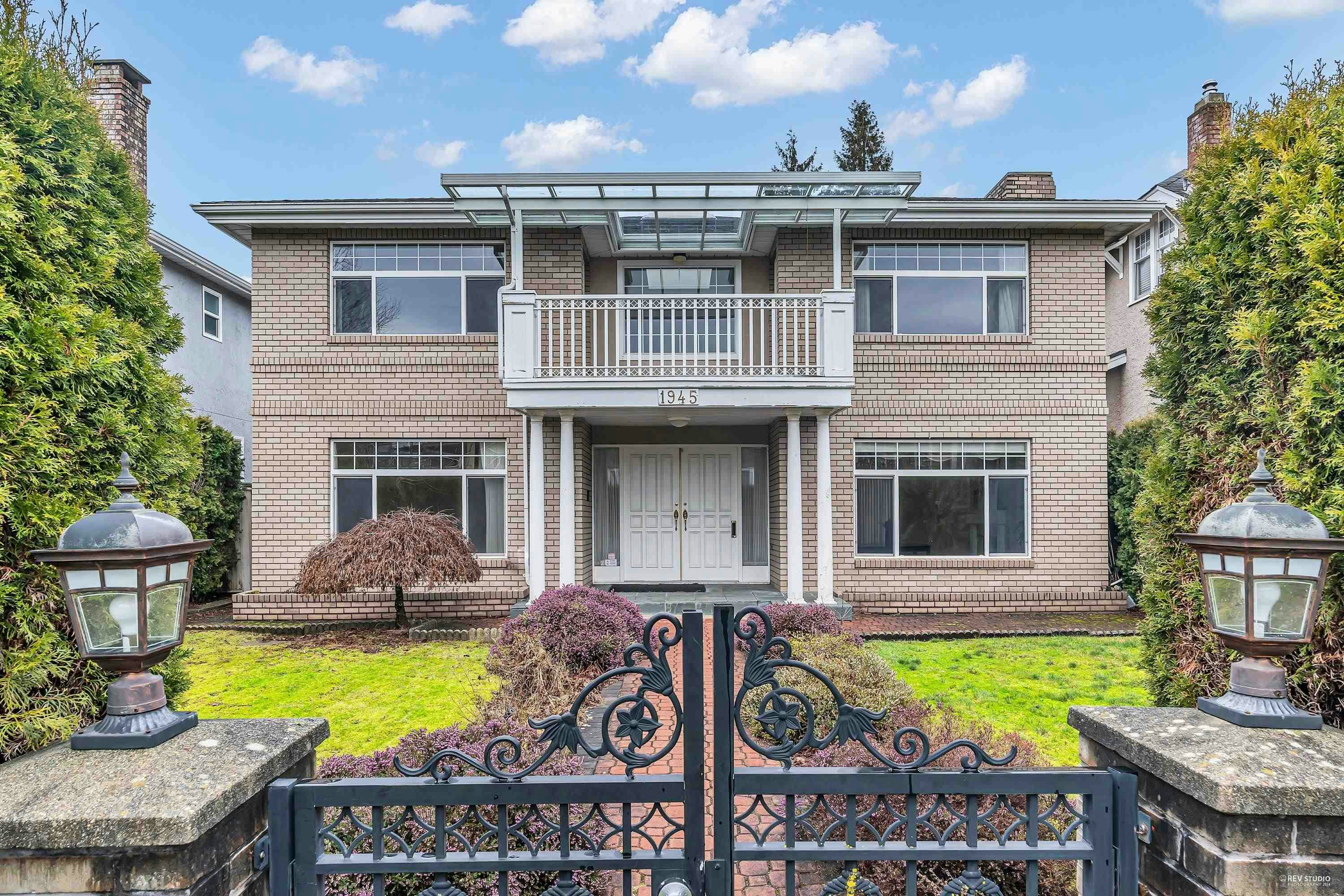 1945 W 44th Avenue, Vancouver, BC, V6M 2E8