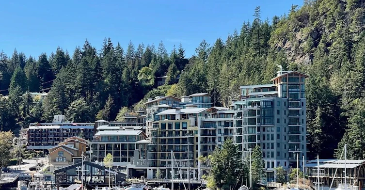 6xx-6687 Nelson Avenue, West Vancouver, BC, V7W 2B2