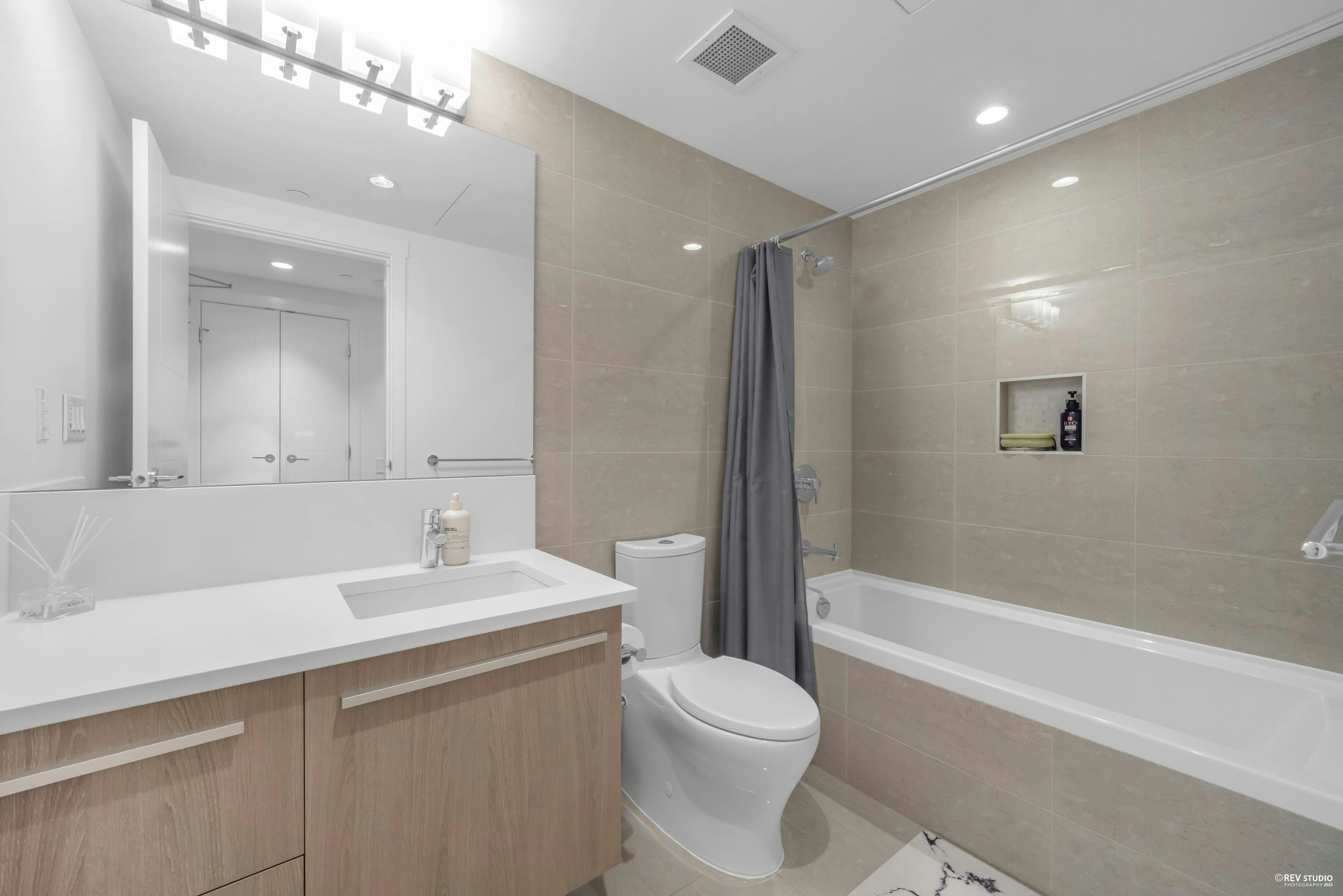 405-2785 Library Lane, North Vancouver, BC, V7J 0C3 - 11