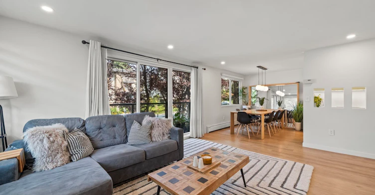 206-327 W 2nd Street, North Vancouver, BC, V7M 1E2 - 2