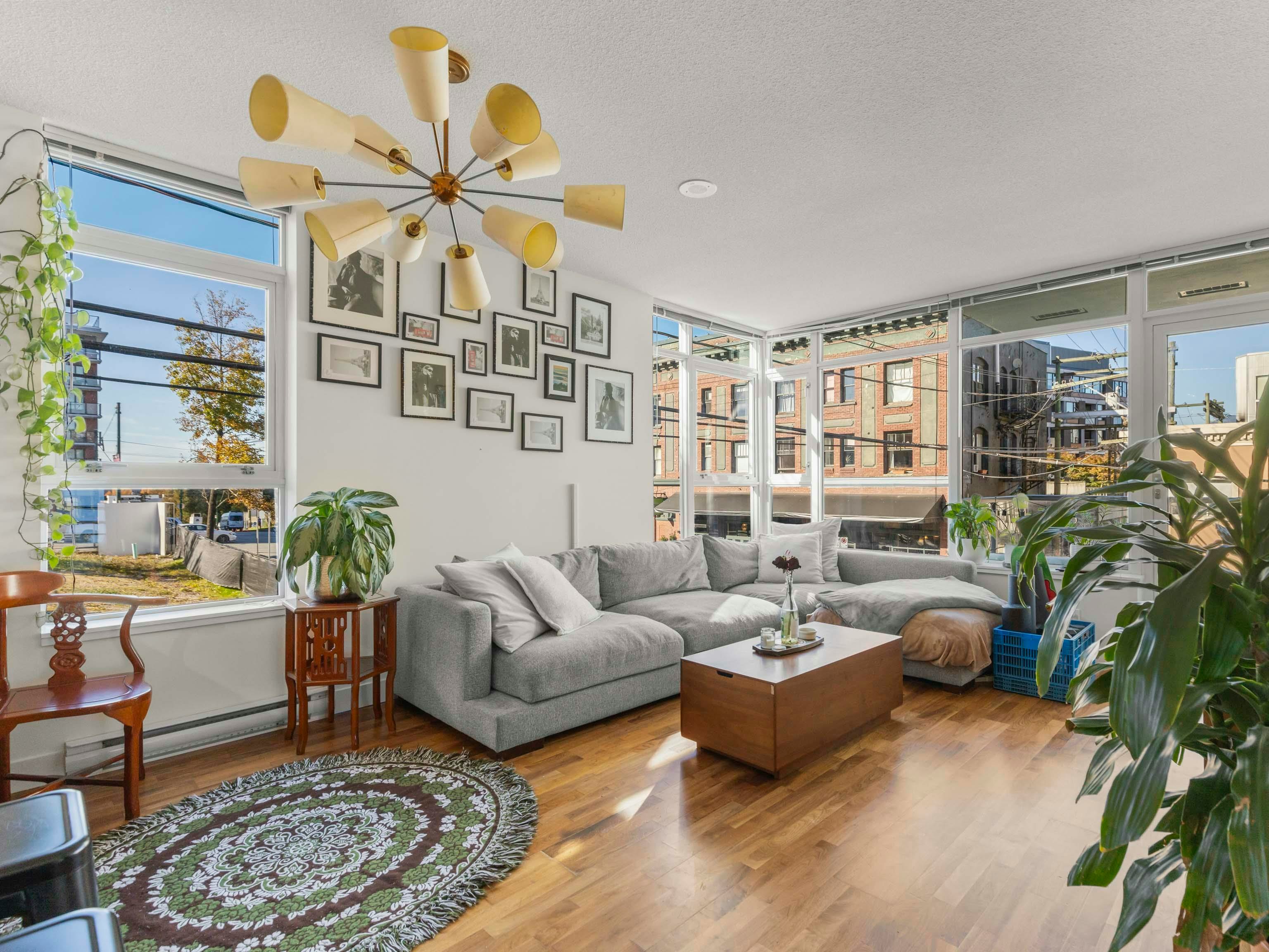 352-250 E 6th Avenue - 3