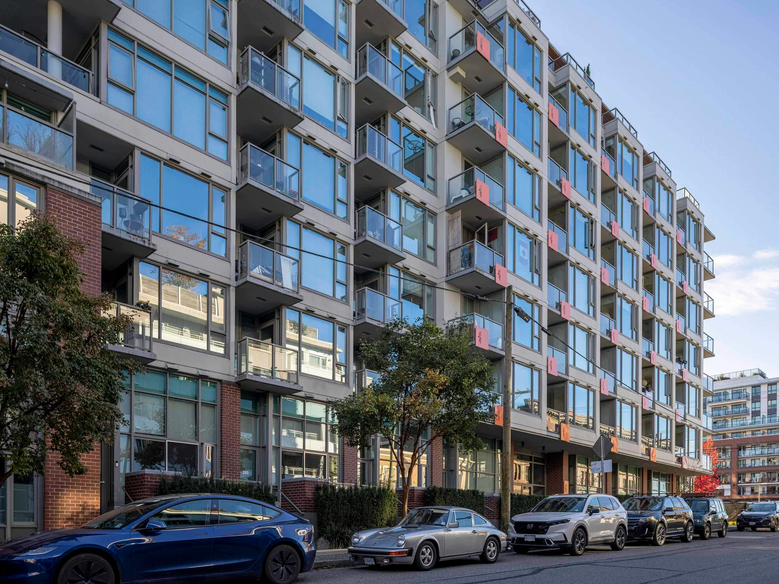352-250 E 6th Avenue - 2