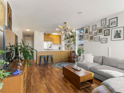 352-250 E 6th Avenue - 4