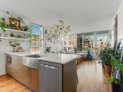 352-250 E 6th Avenue - 5