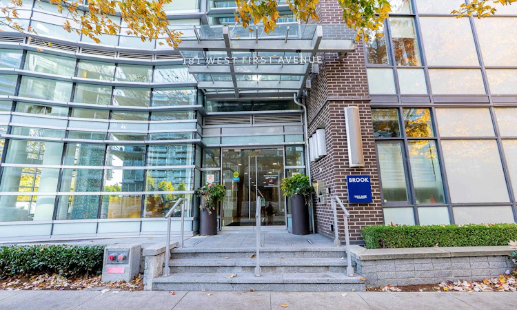 203-181 W 1st Avenue