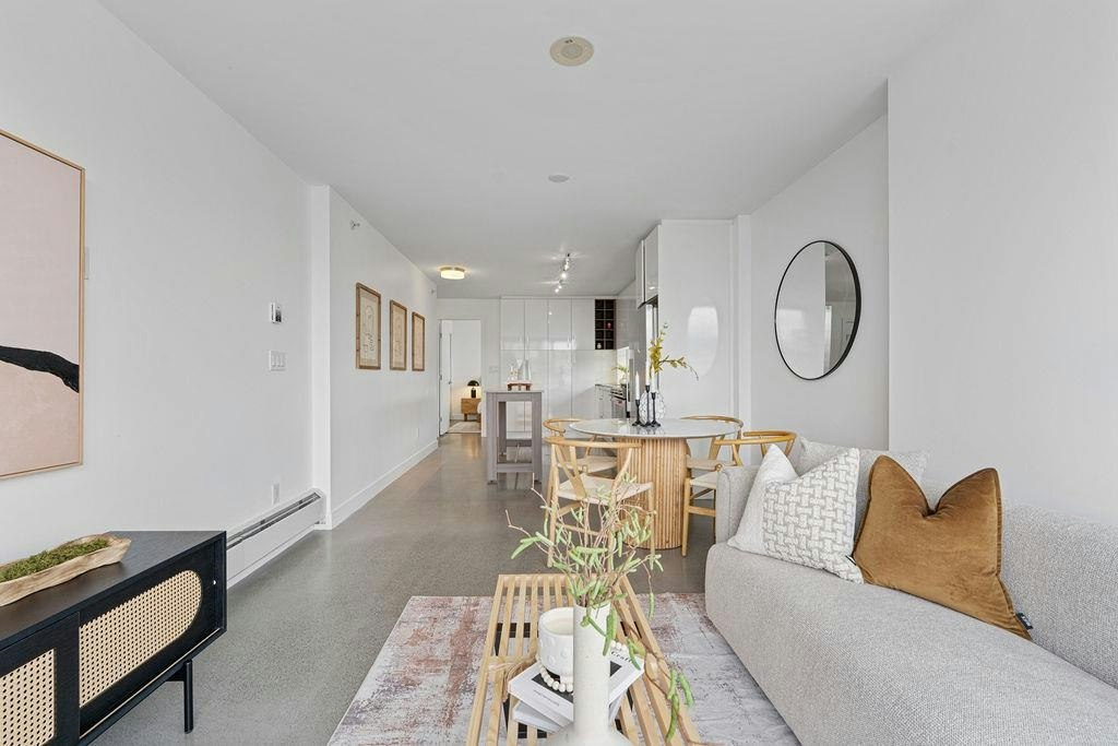 807-231 E Pender Street - 4