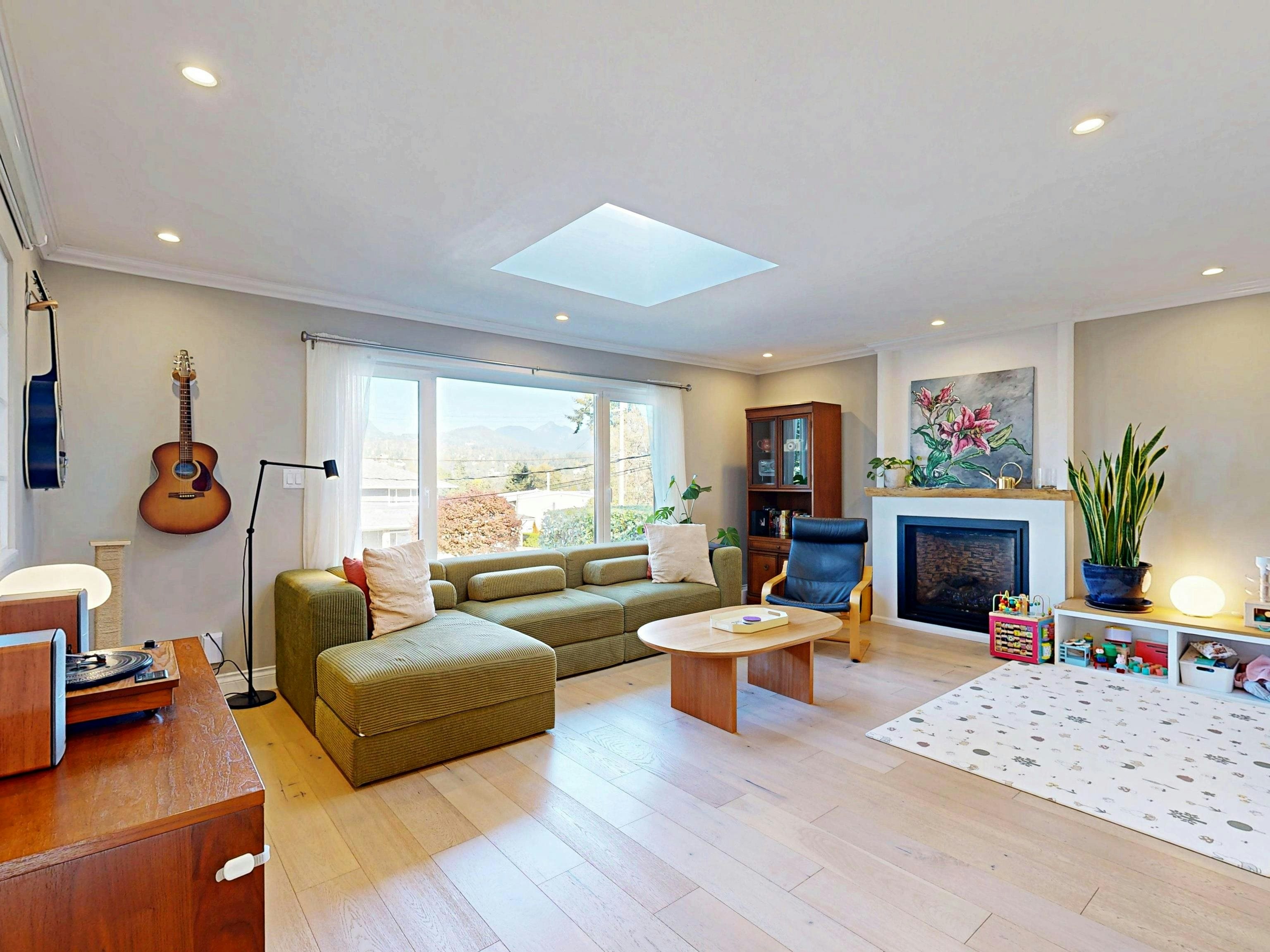 3363 Viewmount Place - 3