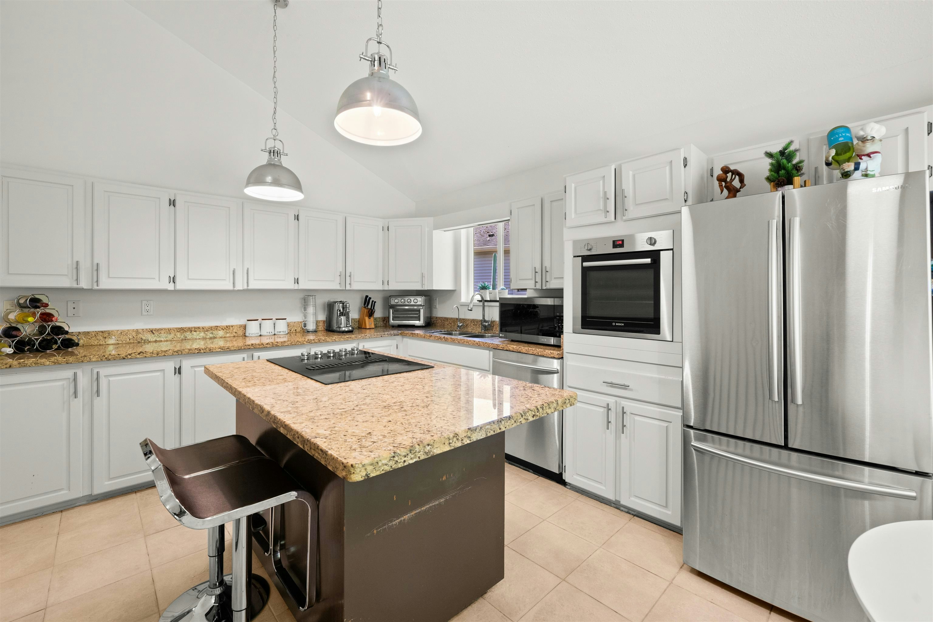 3336 Manning Crescent, North Vancouver, BC, V7H 2R6 - 8