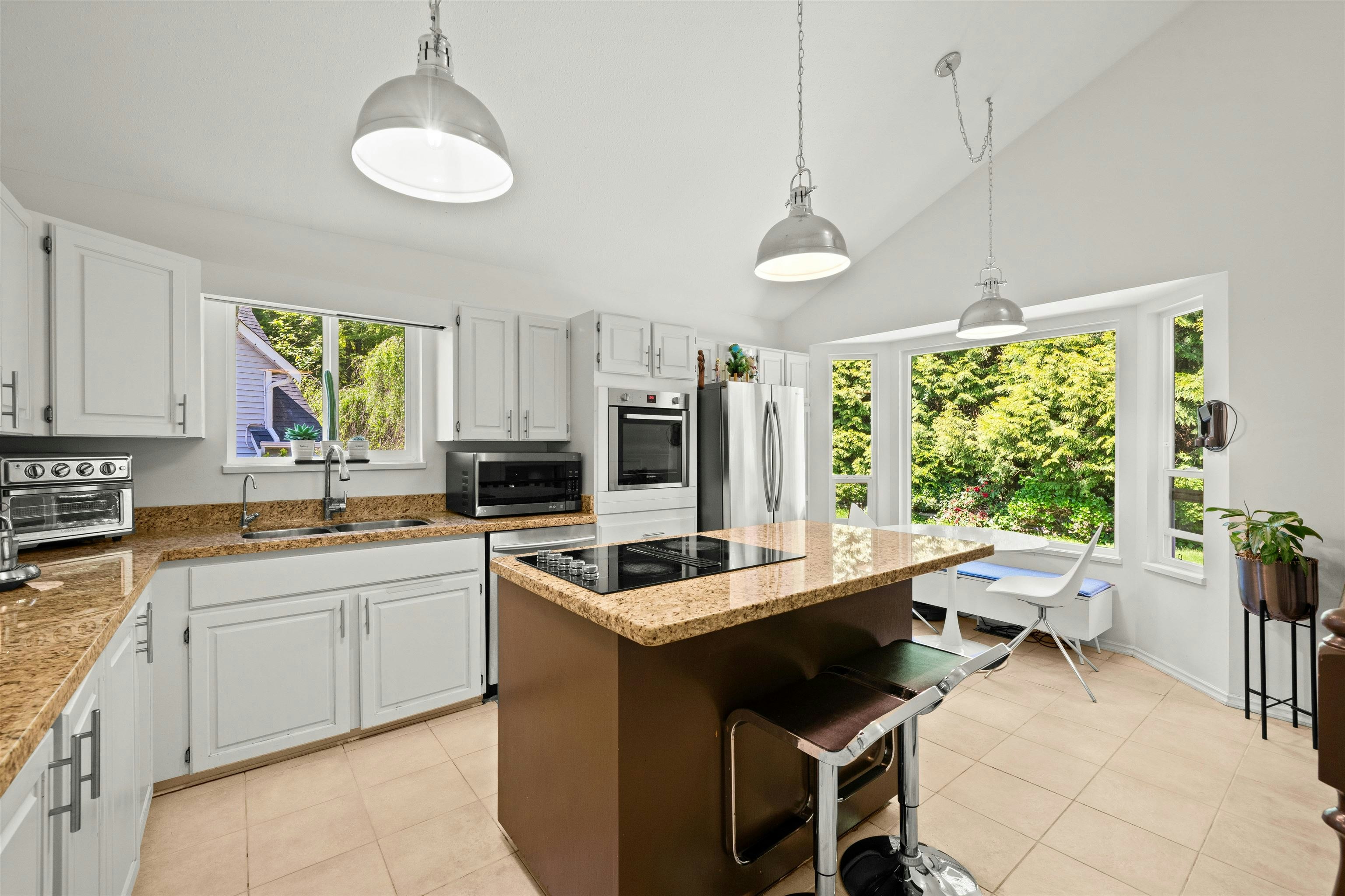 3336 Manning Crescent, North Vancouver, BC, V7H 2R6 - 11