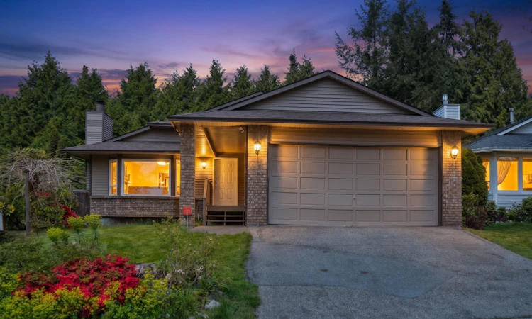 3336 Manning Crescent