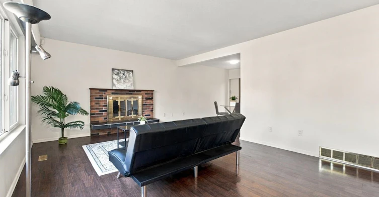 14036 102a Avenue, Surrey, BC, V3T 1P9 - 2