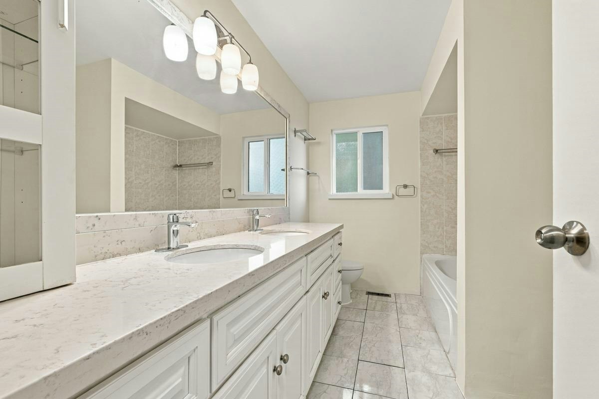 14036 102a Avenue, Surrey, BC, V3T 1P9 - 11