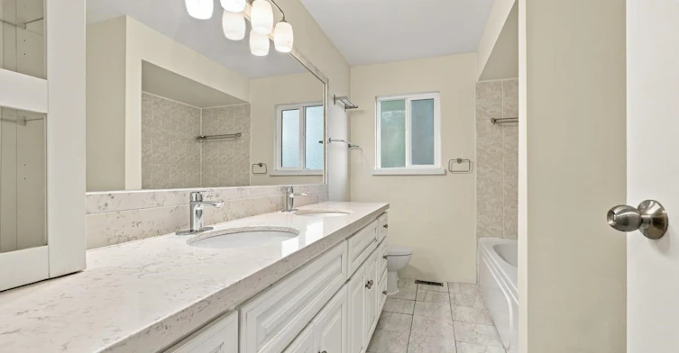 14036 102a Avenue, Surrey, BC, V3T 1P9 - 11