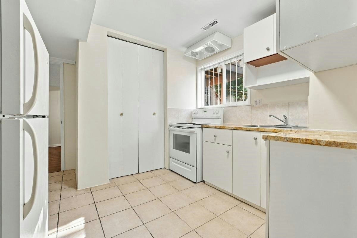14036 102a Avenue, Surrey, BC, V3T 1P9 - 22