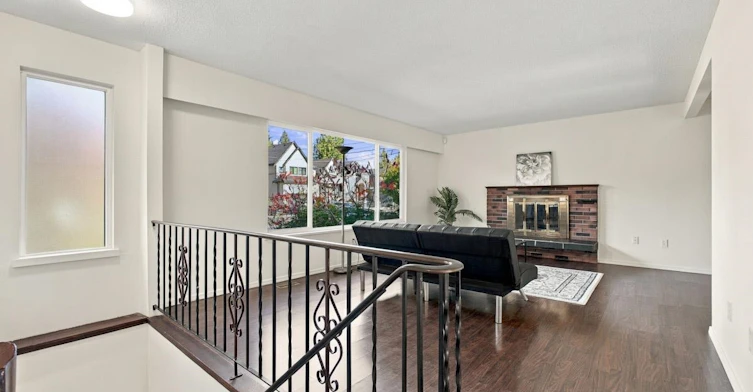 14036 102a Avenue, Surrey, BC, V3T 1P9