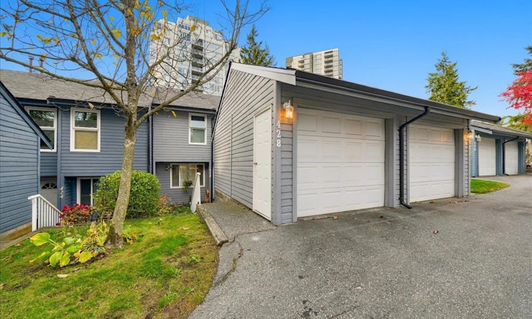 428 Lehman Place