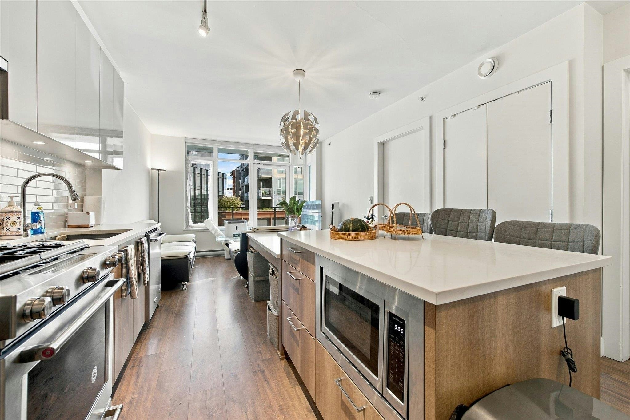 708-258 Nelson's Court - 3