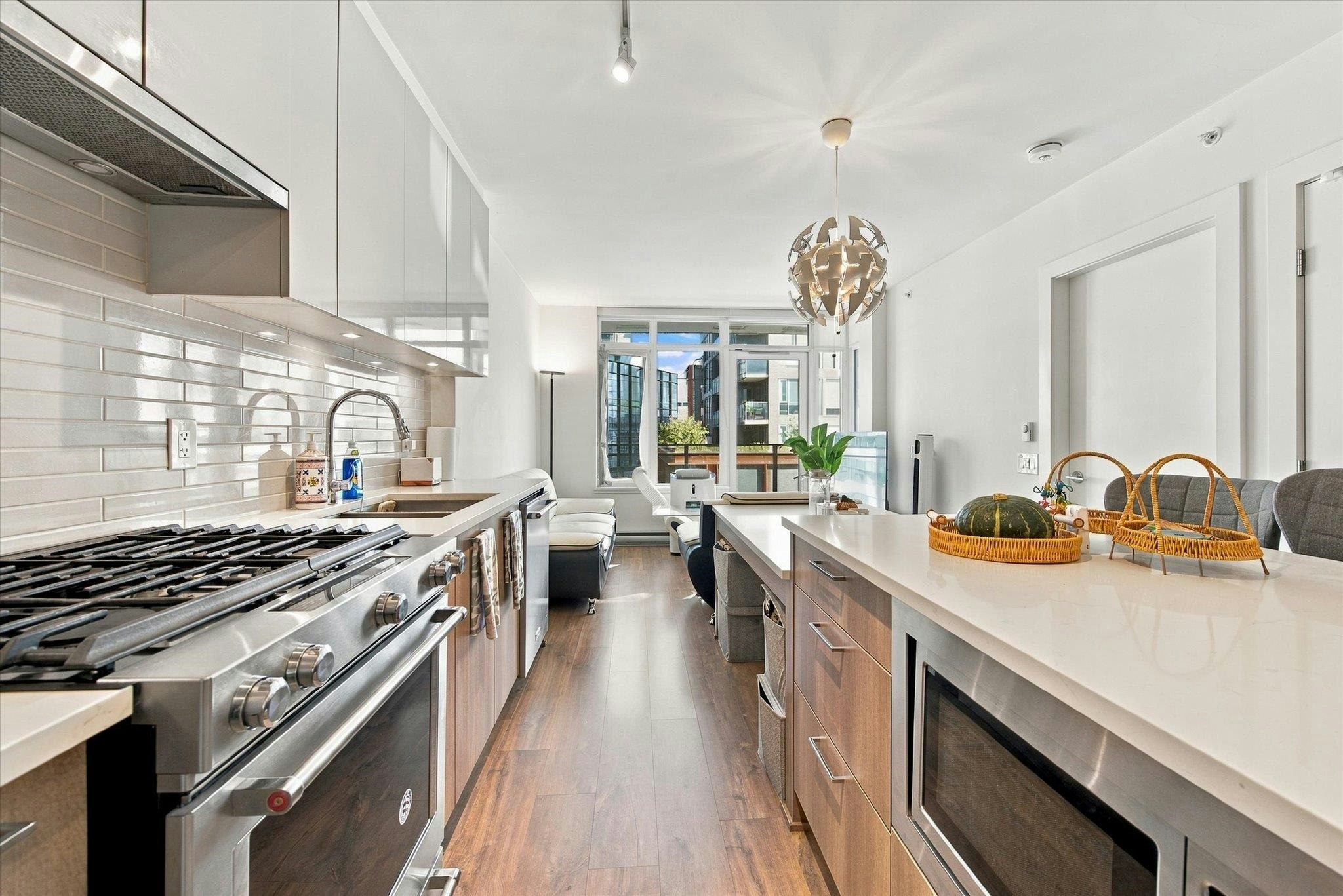 708-258 Nelson's Court - 4