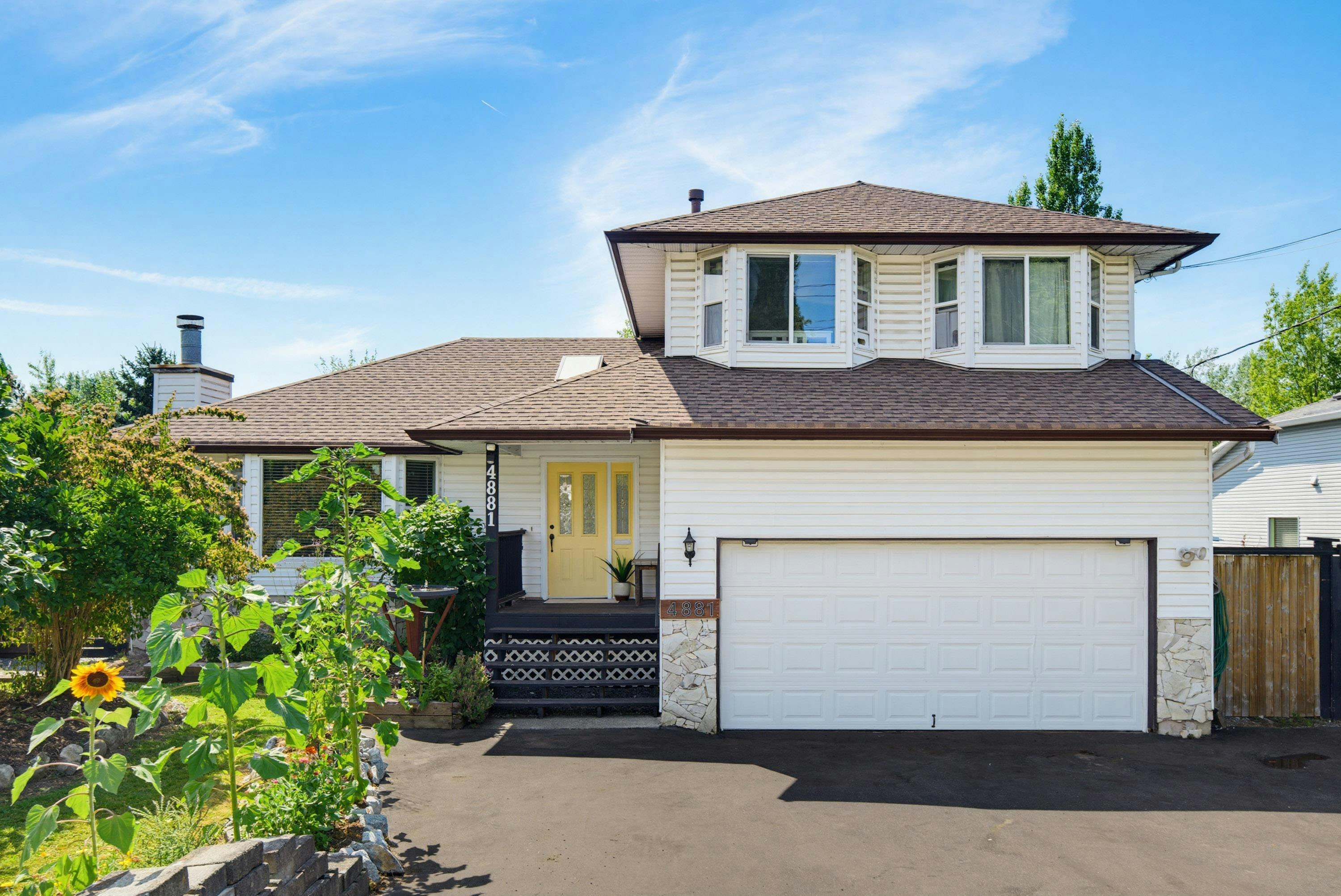 4881 216 Street, Langley, BC, V3A 2M8