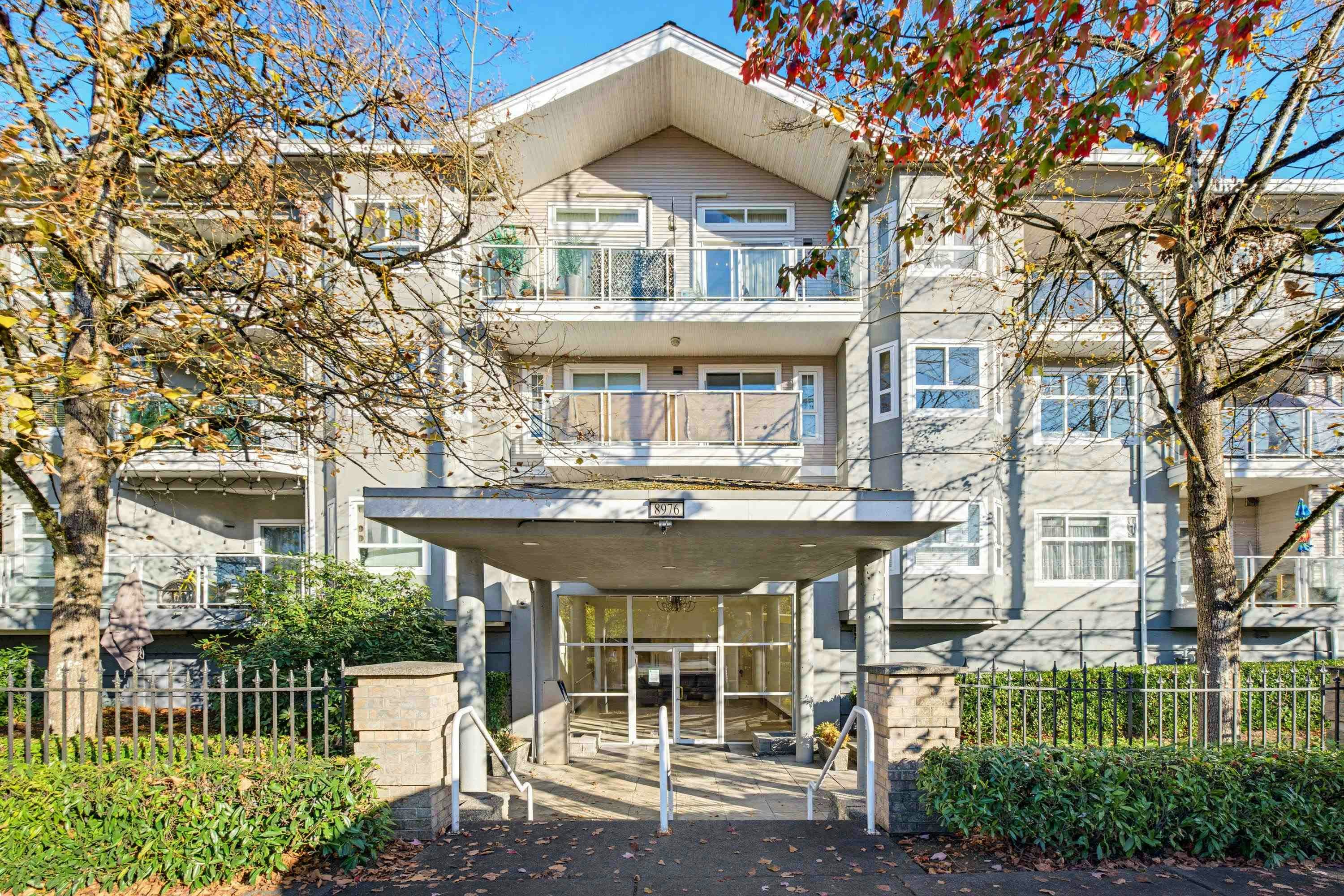 307-8976 208 Street - 2