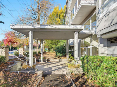 307-8976 208 Street - 4