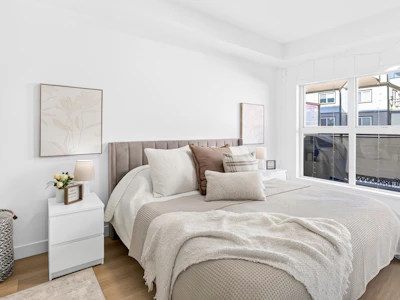 203-2331 Kelly Avenue - 4