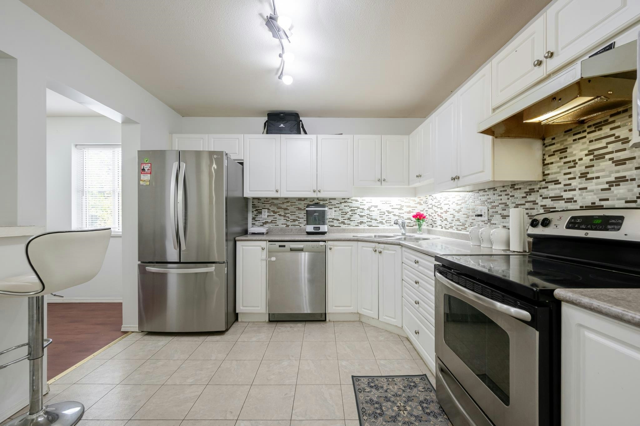 302-2435 Center Street, Abbotsford, BC, V2T 2N4