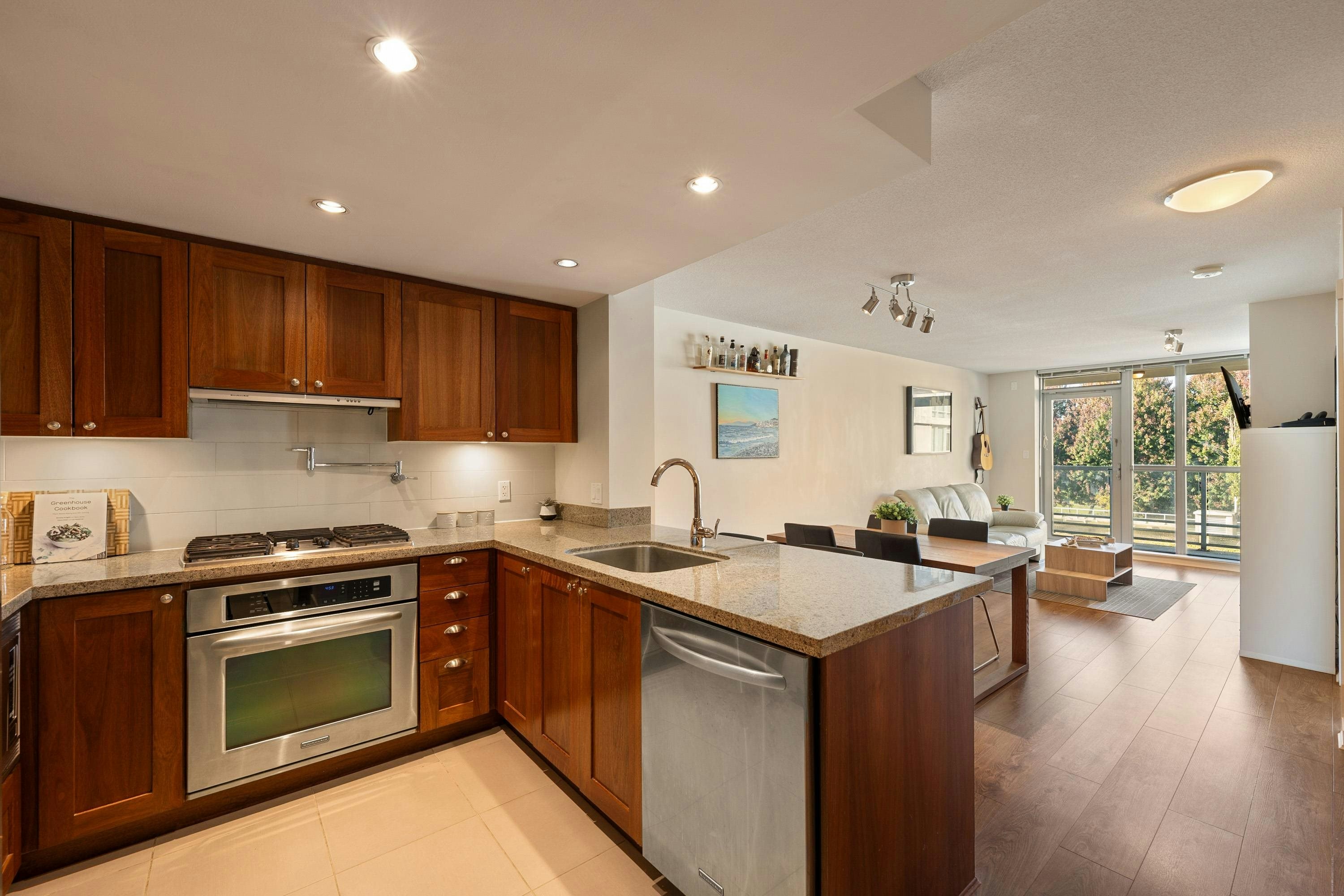 317-9373 Hemlock Drive, Richmond, BC, V6Y 0A9