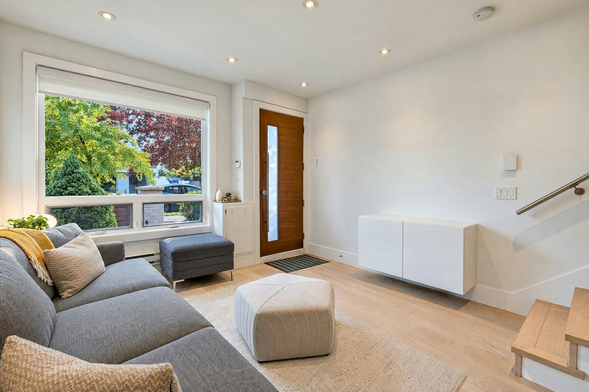 419 E 6th Avenue - 4