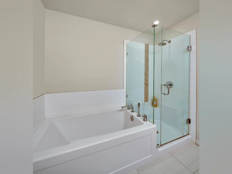 16439 24 Avenue, Surrey, BC, V3Z 0V8 - 23