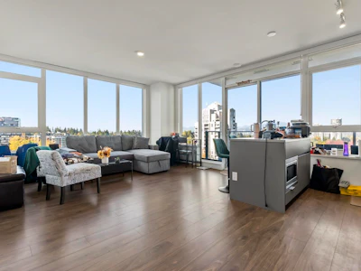 1002-10448 University Drive - 4