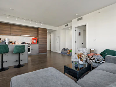 1002-10448 University Drive - 5