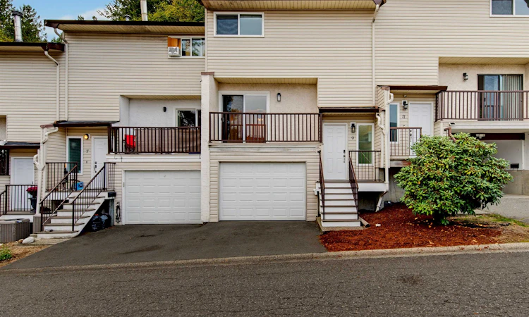 9-32705 Fraser Crescent