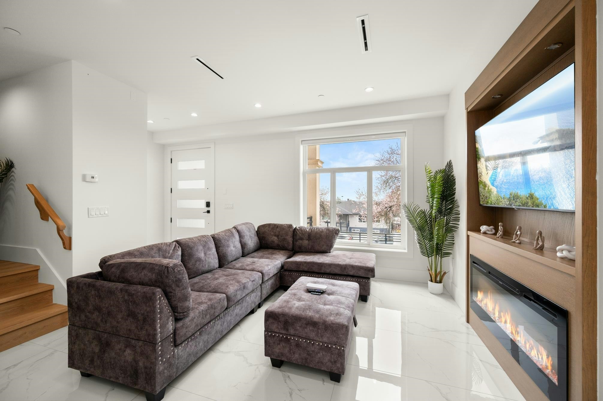 1369 E 63rd Avenue - 3