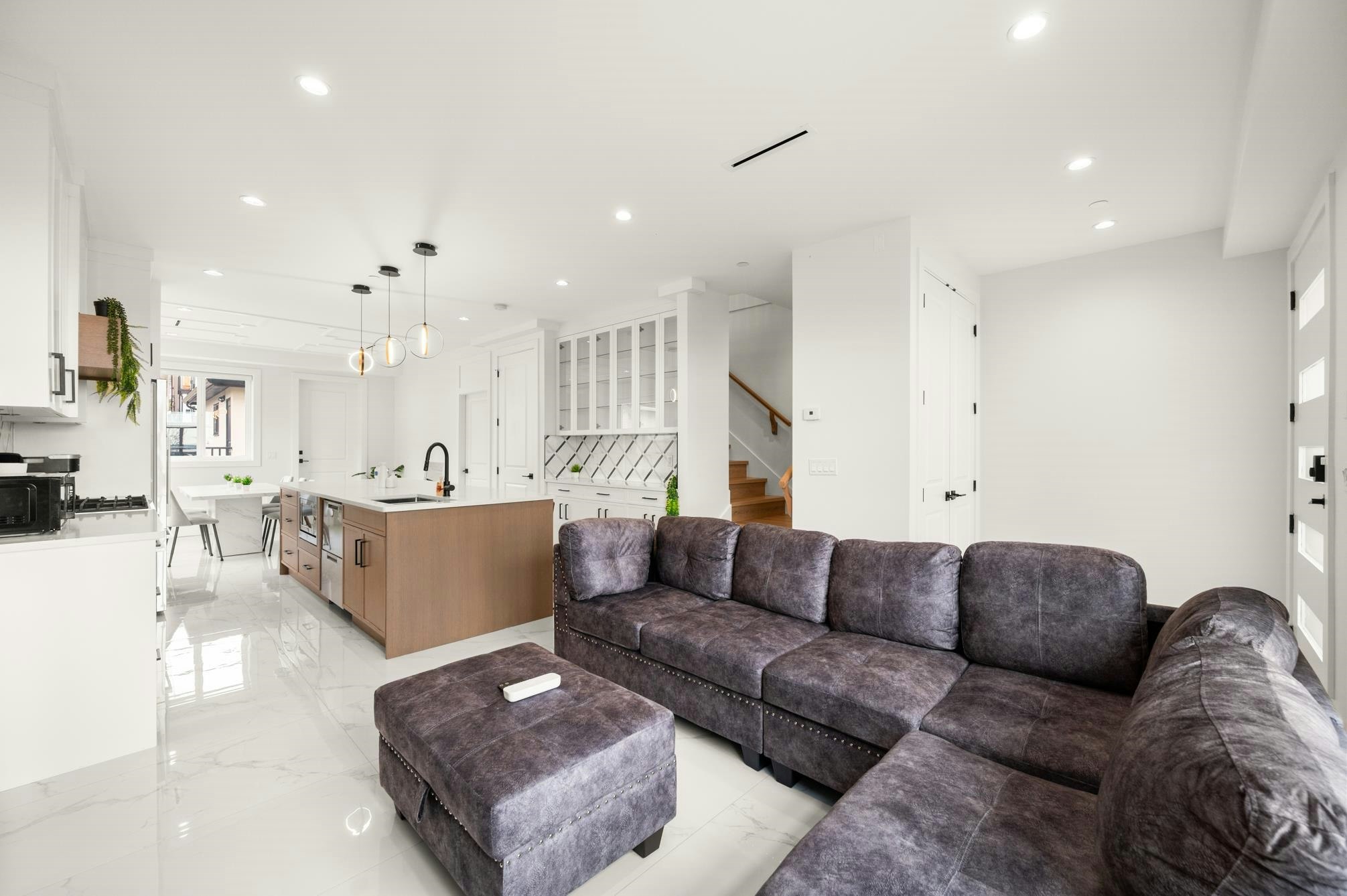 1369 E 63rd Avenue - 4