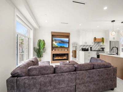 1369 E 63rd Avenue - 5