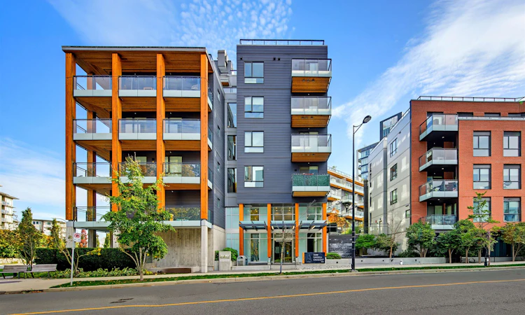 310-3588 Samwill Crescent