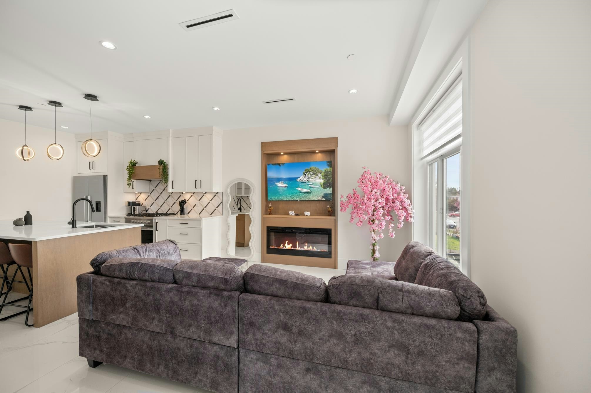 1371 E 63rd Avenue - 5