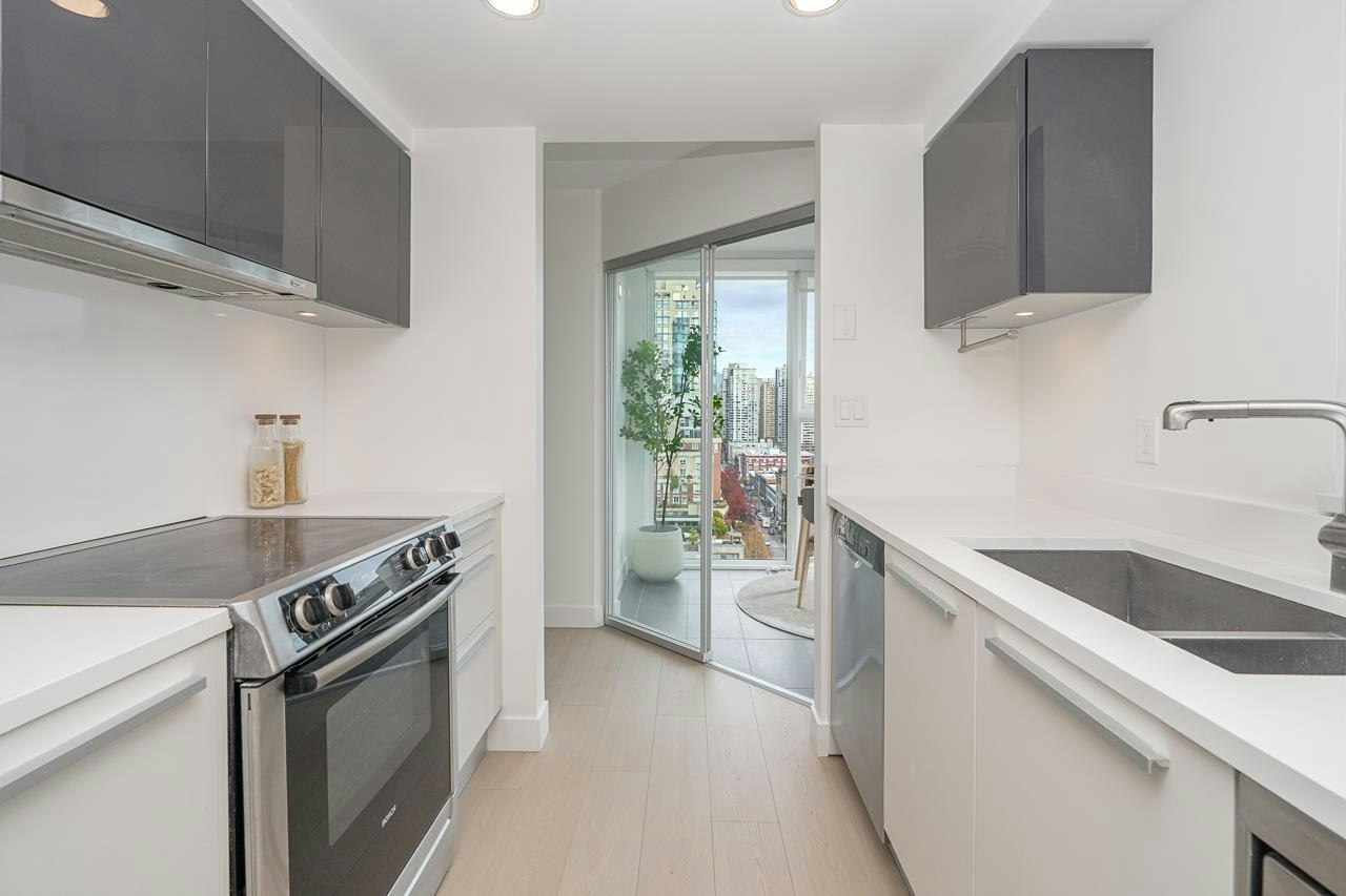 1602-1323 Homer Street, Vancouver, BC, V6B 5M9 - 13
