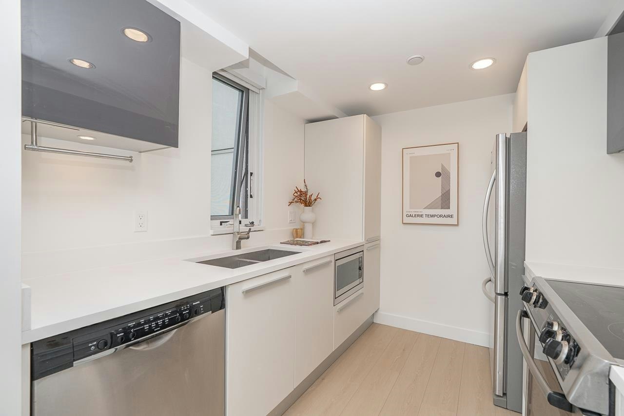 1602-1323 Homer Street, Vancouver, BC, V6B 5M9 - 9
