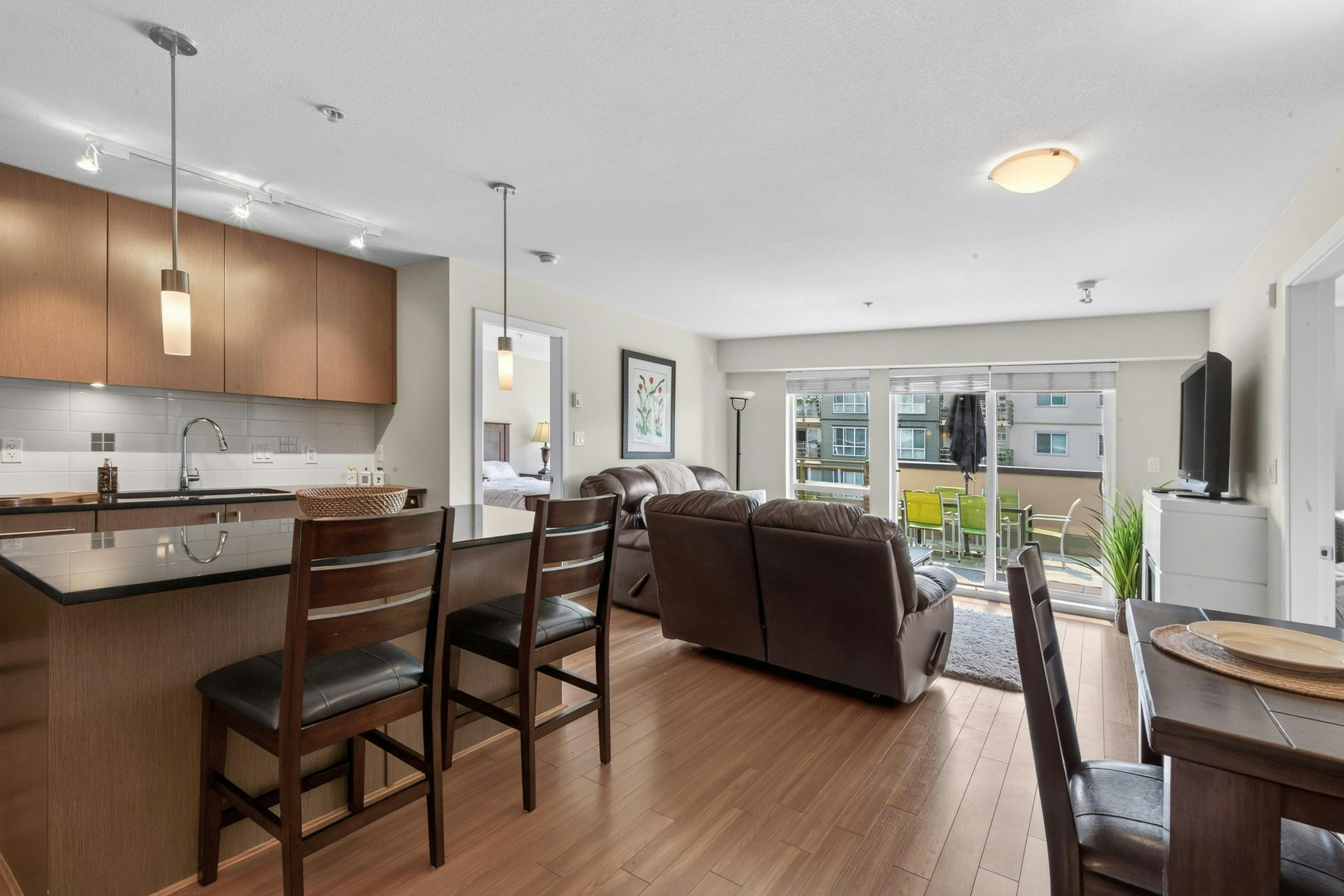 221-15745 Croydon Drive, Surrey, BC, V3Z 2L5