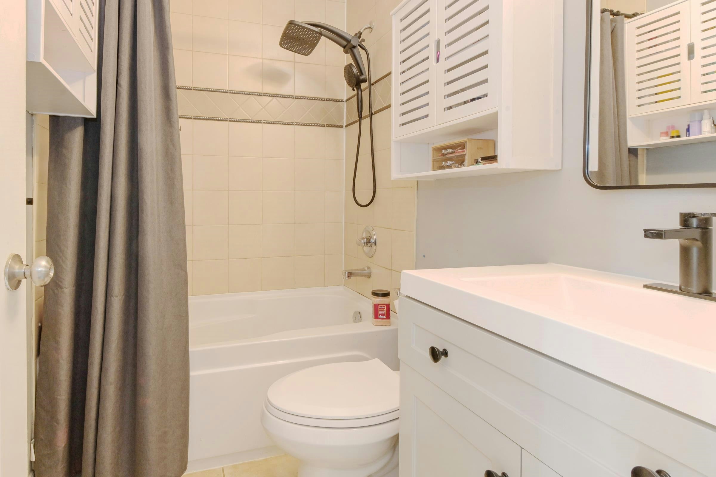 9-5988 Old Mclellan Road, Surrey, BC, V3S 1N3 - 17