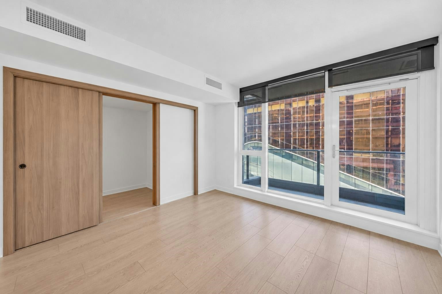 752-38 Smithe Street - 2