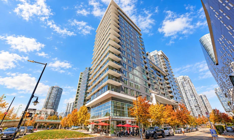 752-38 Smithe Street