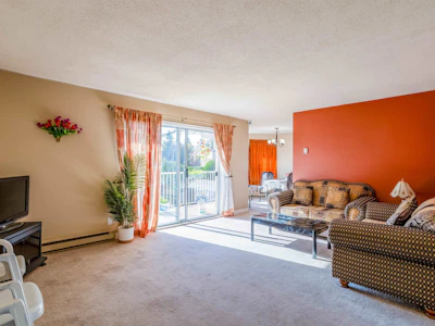 2-2456 Ware Street - 4