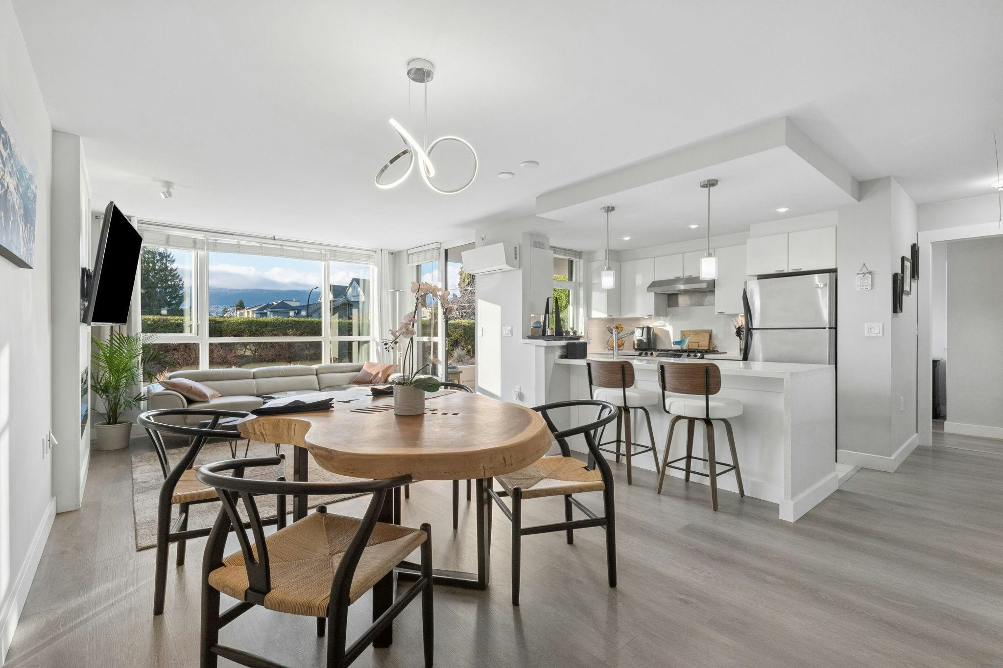 308-160 W 3rd Street, North Vancouver, BC, V7M 0A9