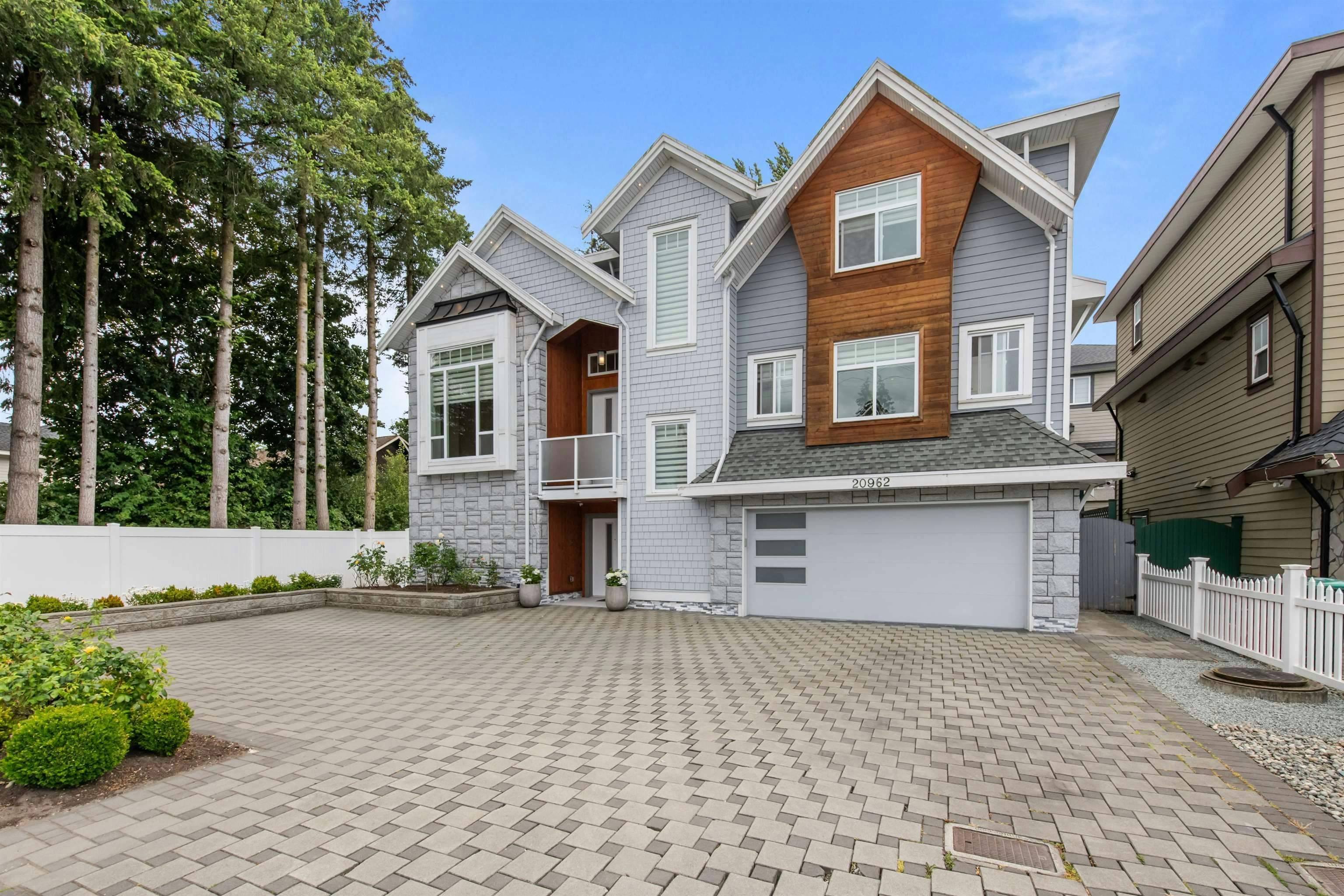 20962 48 Avenue, Langley, BC, V3A 3M1
