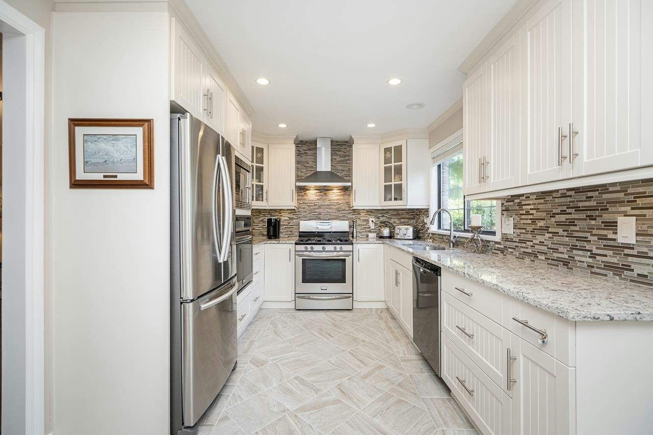 31-1725 Southmere Crescent - 3