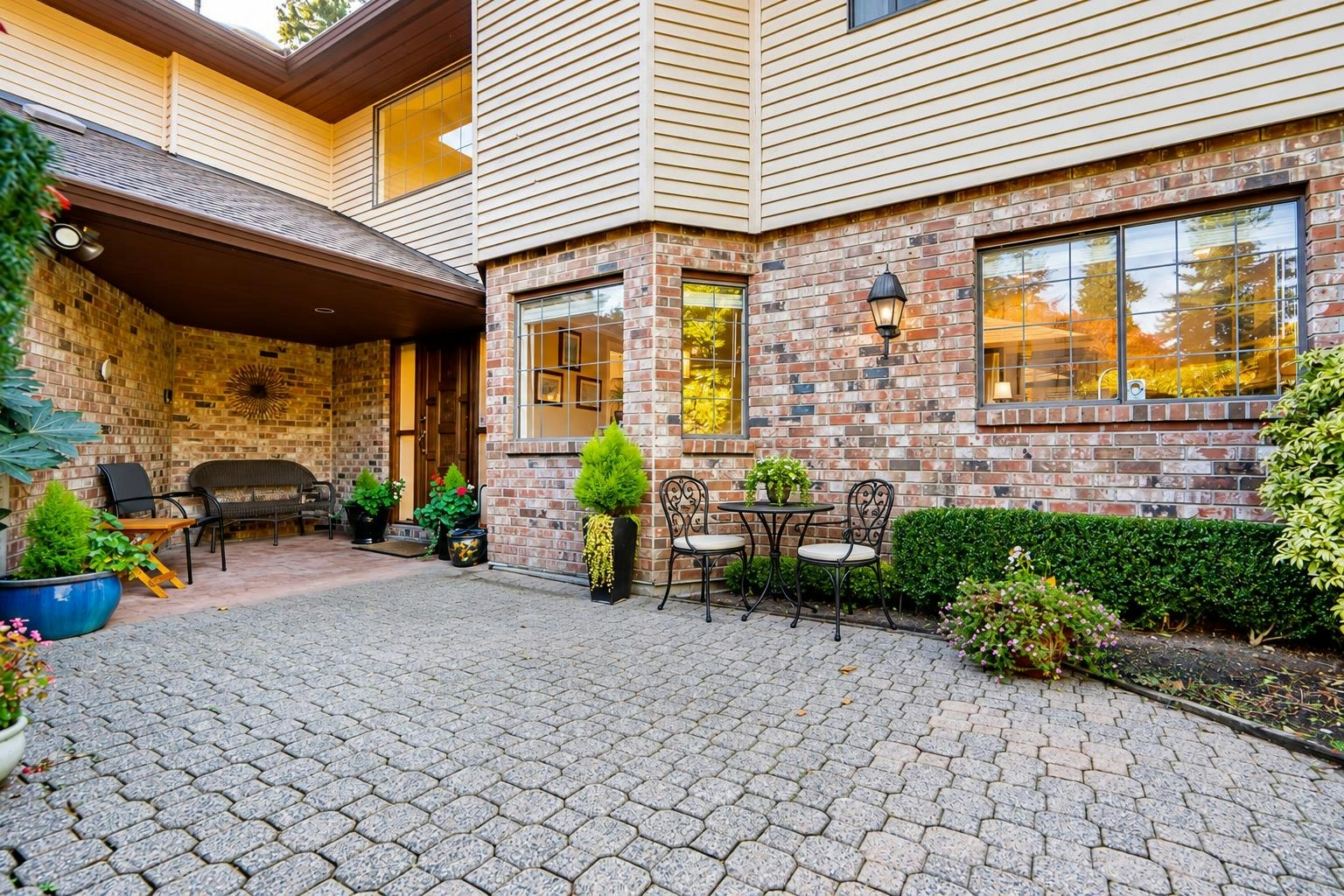 31-1725 Southmere Crescent - 2